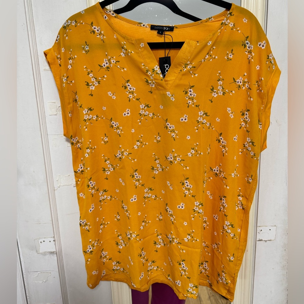 Floral sleeveless blouse